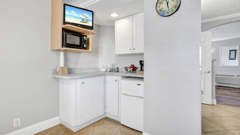 Pelican Pointe Clearwater Beach Hotel photo 37