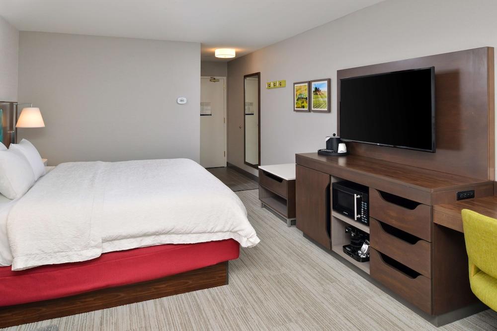 Hampton Inn LaPorte IN photo 2