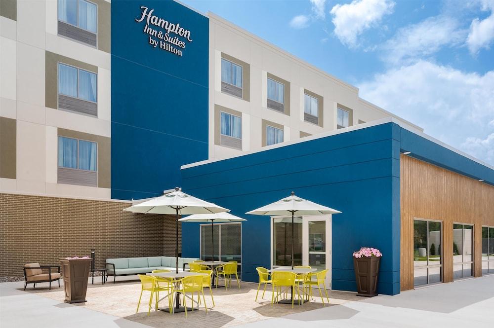 Hampton Inn & Suites Alpena photo 35