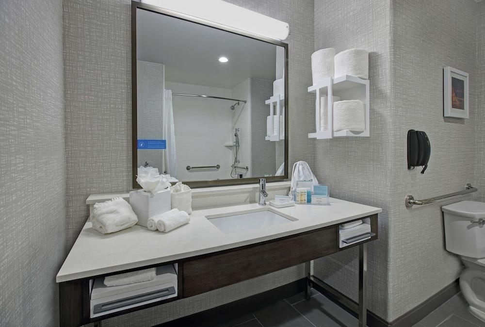 Hampton Inn Weslaco photo 15
