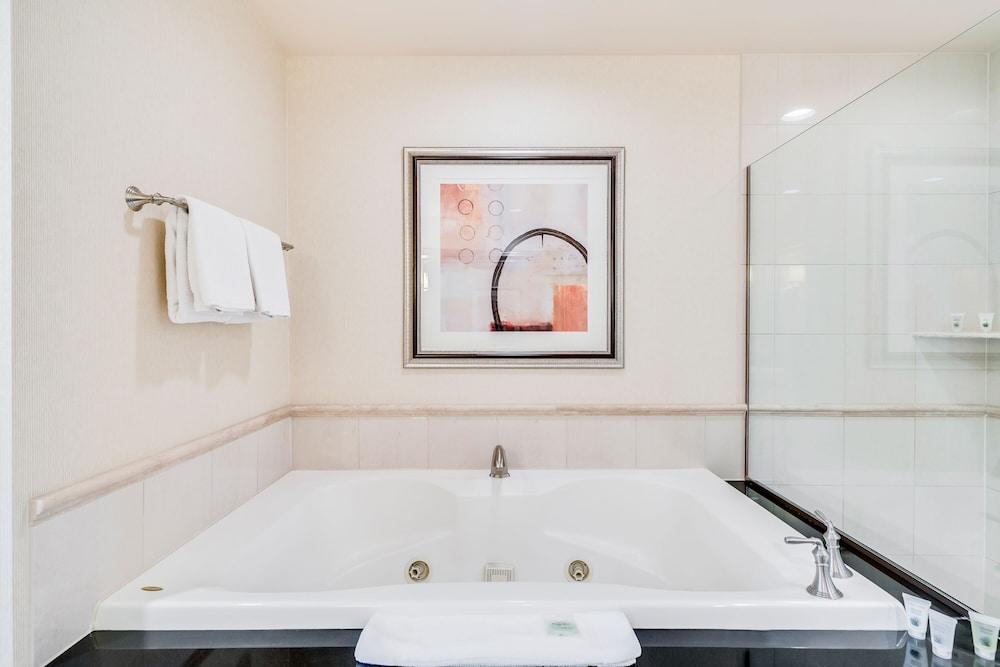Jet Luxury Resorts @ The Signature Condo Hotel photo 12