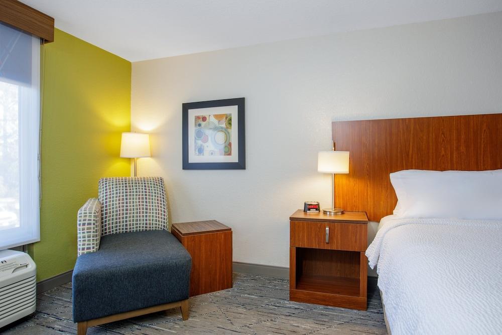 Holiday Inn Express Hotel & Suites Jacksonville South I-295 by IHG photo 22