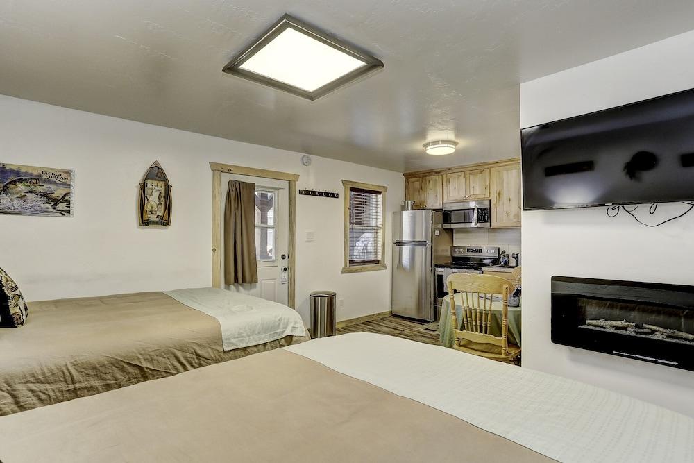 Cascade Lake Inn photo 8