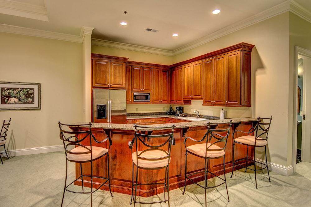 The Village at RiverLanding photo 48