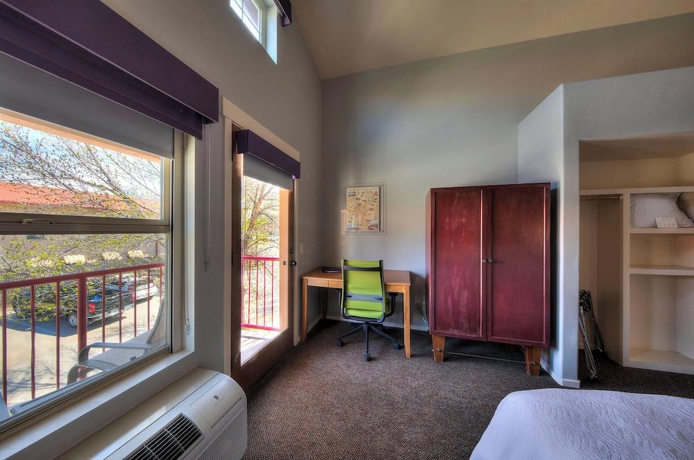 The Gonzo Inn photo 41