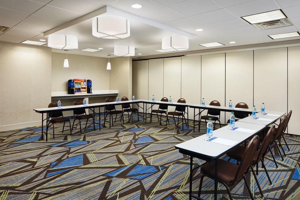 Holiday Inn Express & Suites Jacksonville SE- Med Ctr Area by IHG photo 38