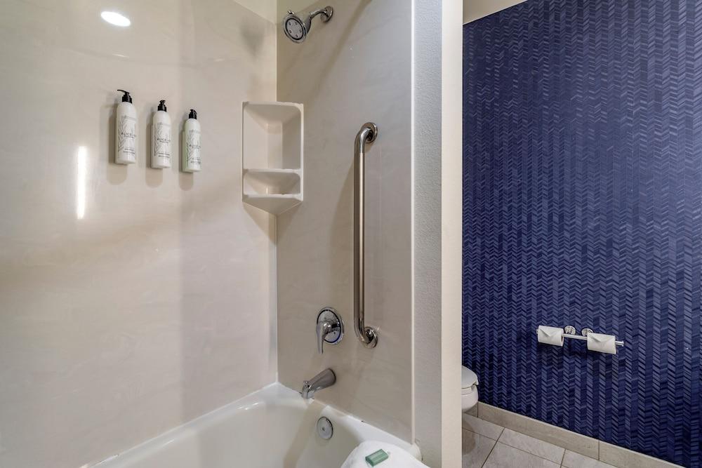 Fairfield Inn by Marriott Boone photo 11