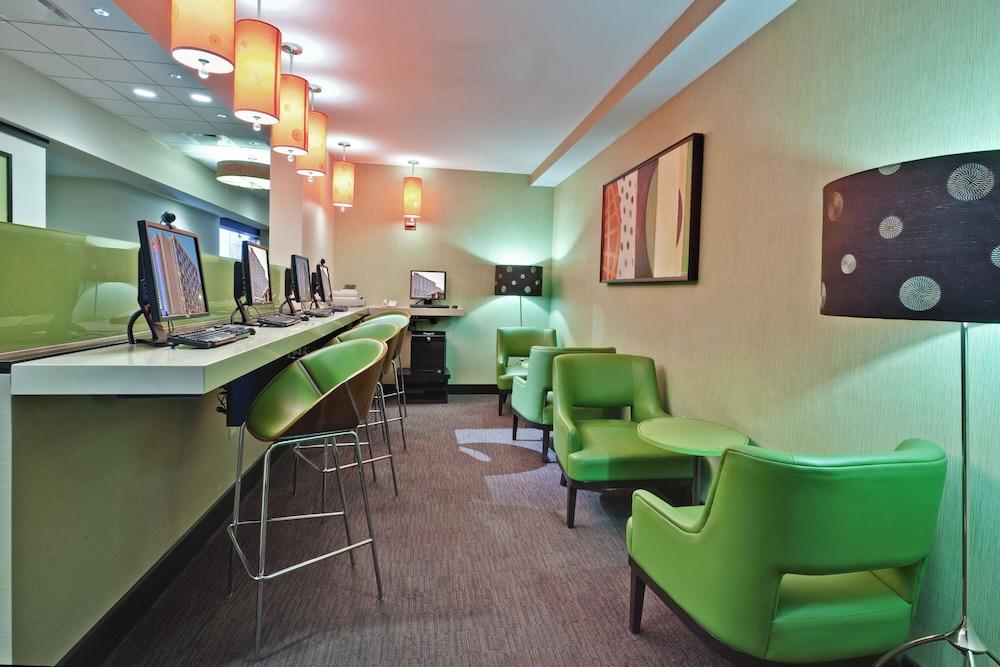 Crowne Plaza Chicago Ohare Hotel & Conf Ctr by IHG photo 18