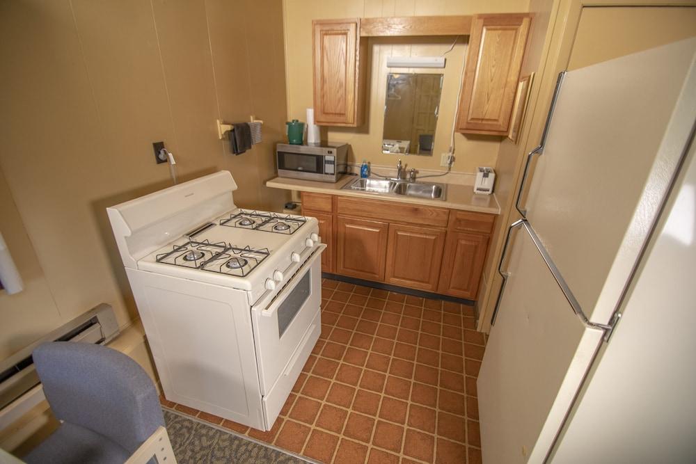 Ridges Inn & Suites photo 84