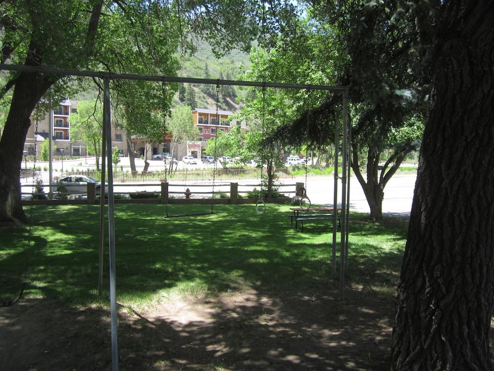 Wapiti Self-Service Lodge photo 2