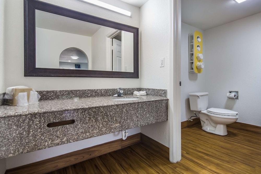 Motel 6 Pensacola, FL - NAS photo 15