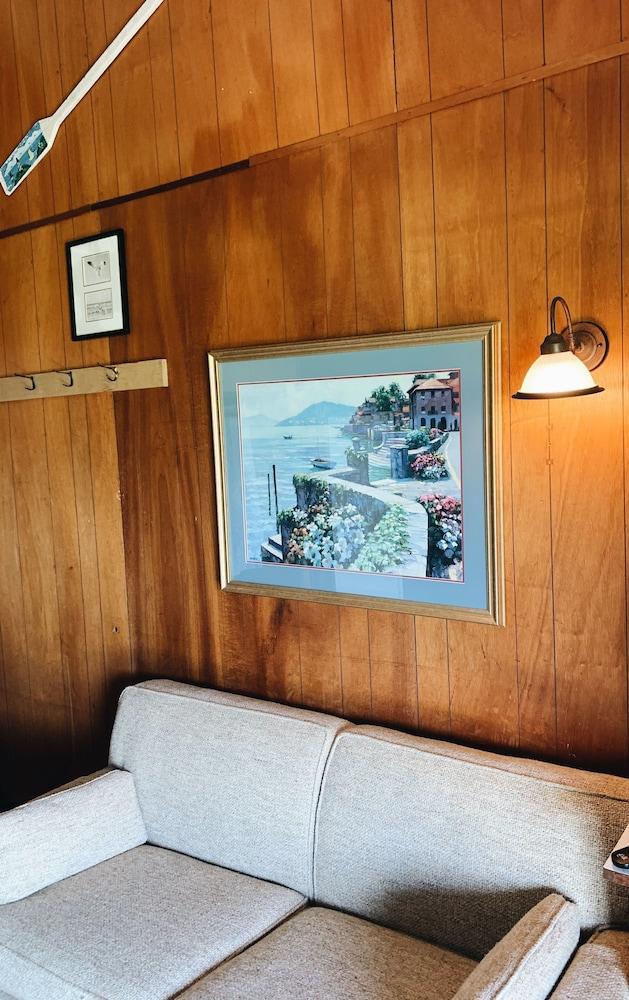 Coppermine Lodge photo 4