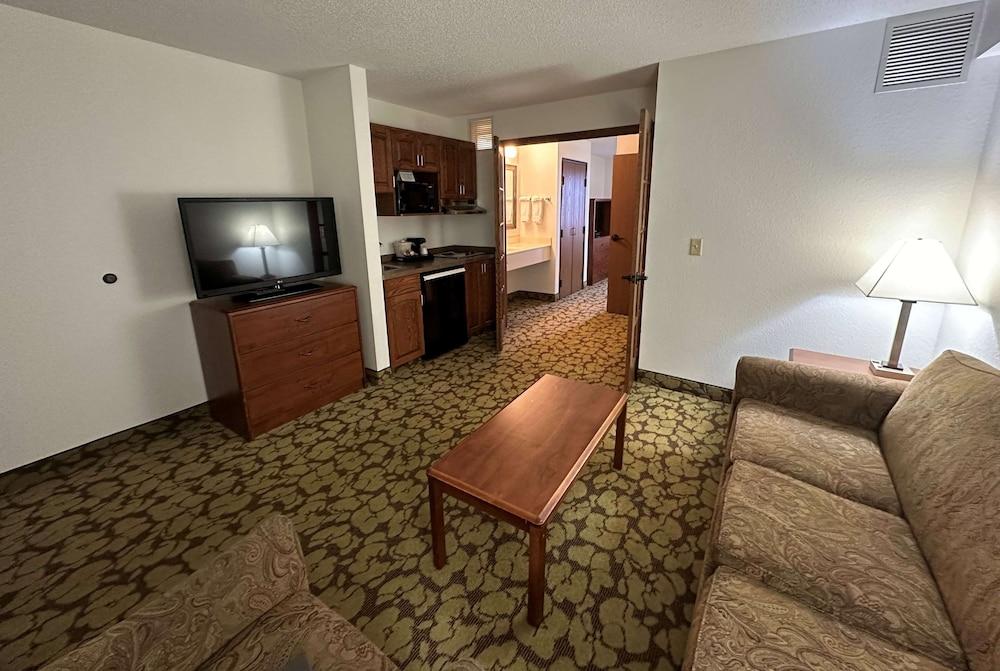 AmericInn by Wyndham Appleton North/Little Chute photo 34
