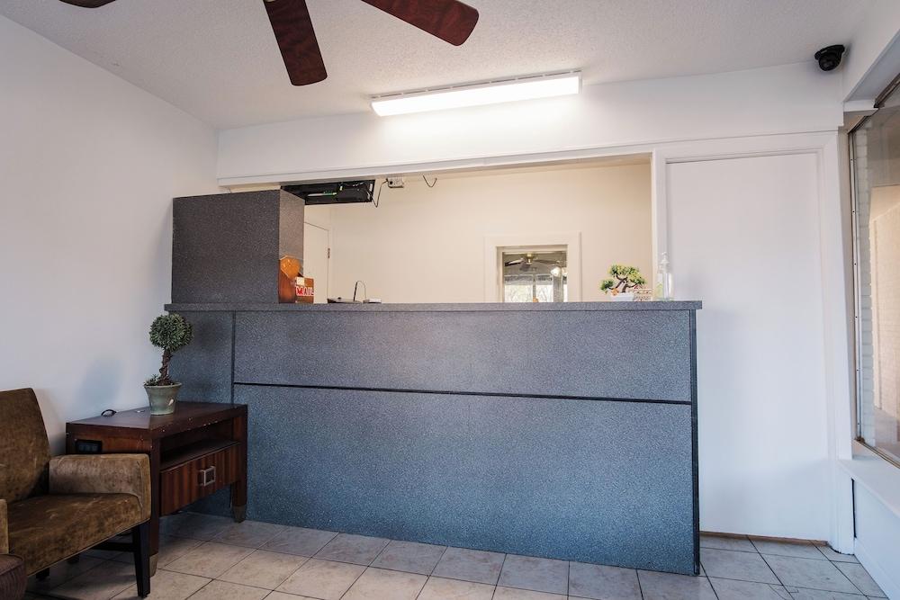 Thunderbird Motel photo 8