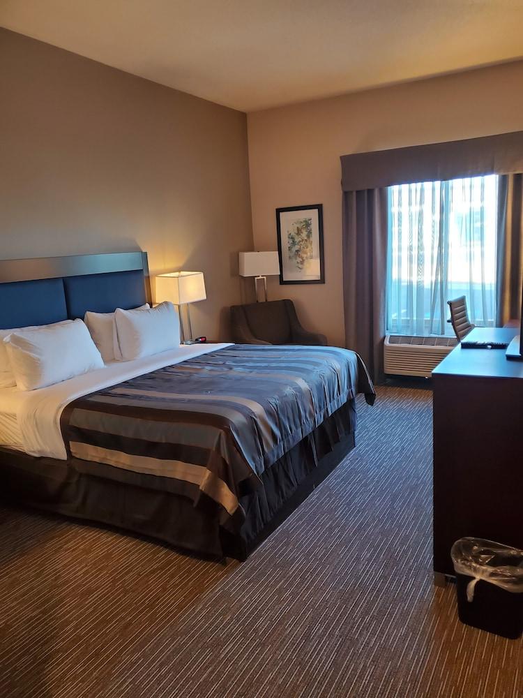 Wingate by Wyndham Christiansburg photo 5