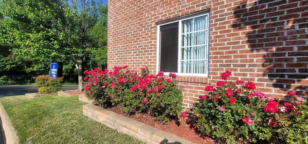Affordable Suites of America Harrisonburg photo 65
