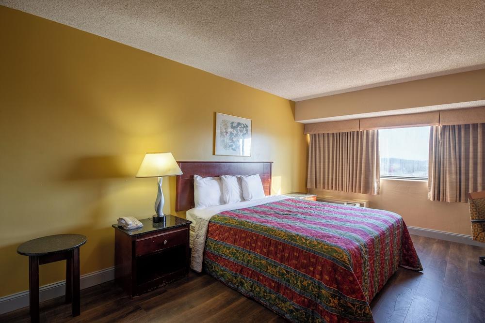 Dominion Inn & Suites photo 12