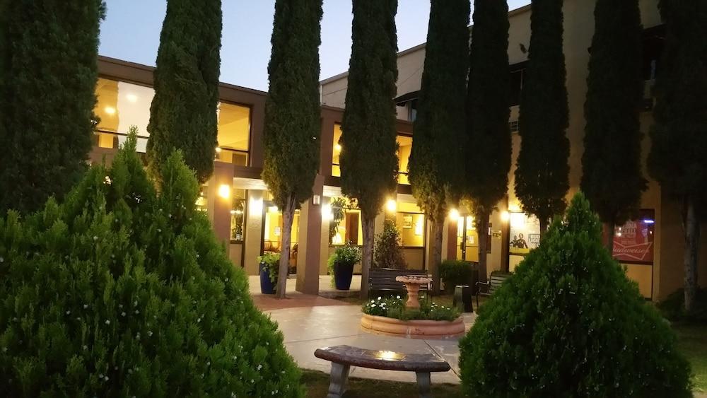 Mariposa Hotel photo 19