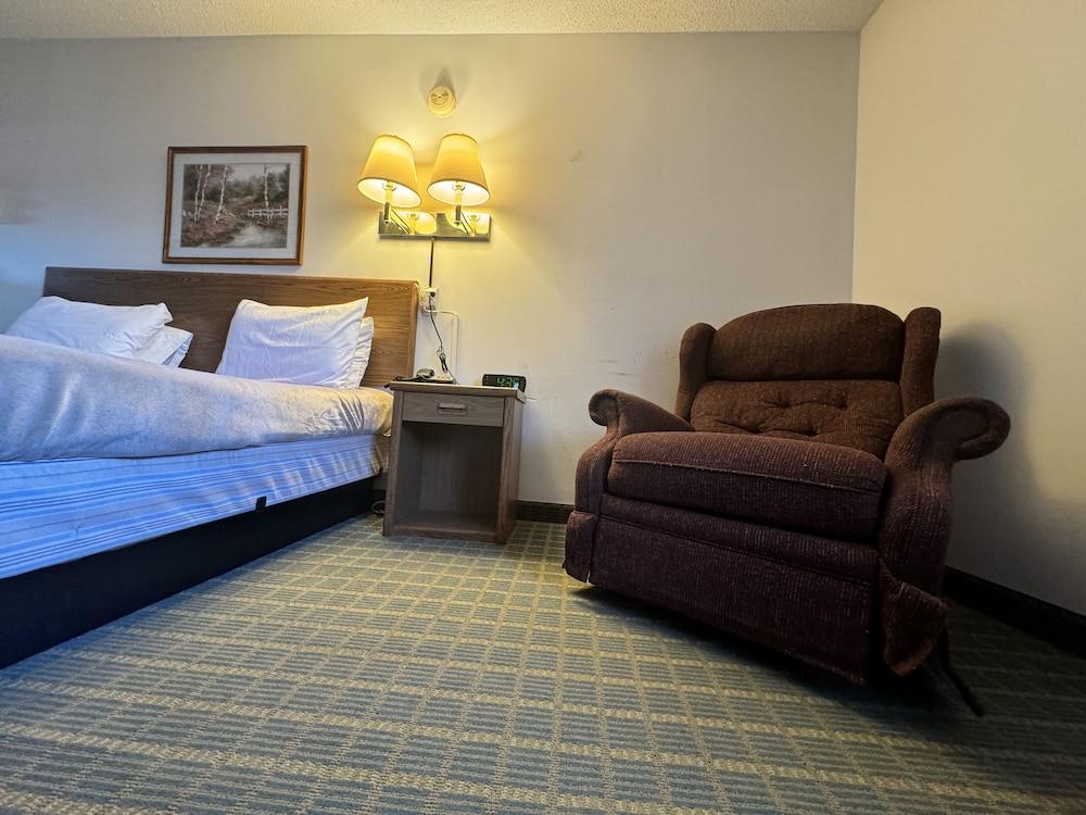 Dakota Inn Minot photo 15