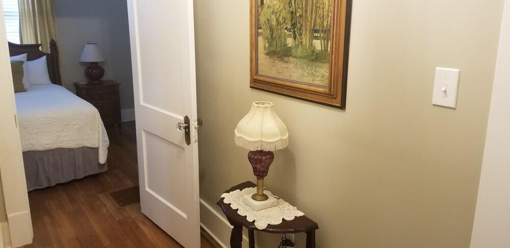 Belvedere Manor photo 42