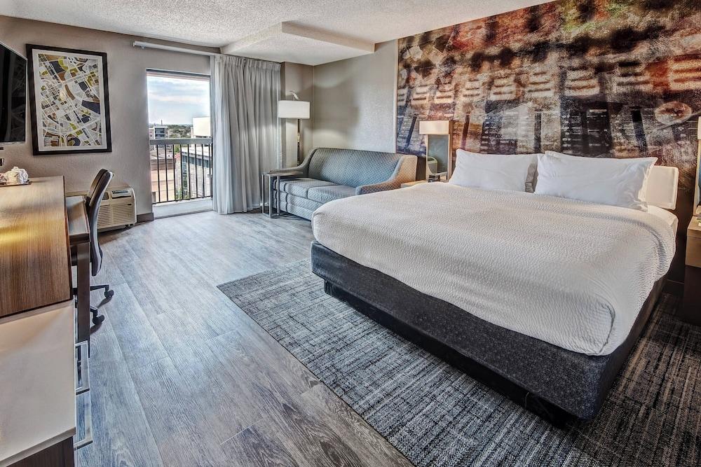 Courtyard By Marriott Vanderbilt-West End photo 40