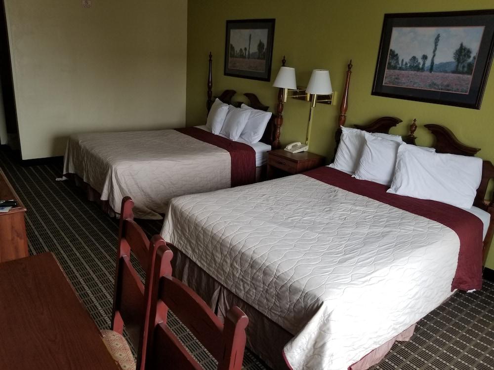 Travelodge by Wyndham Lansing IL photo 14