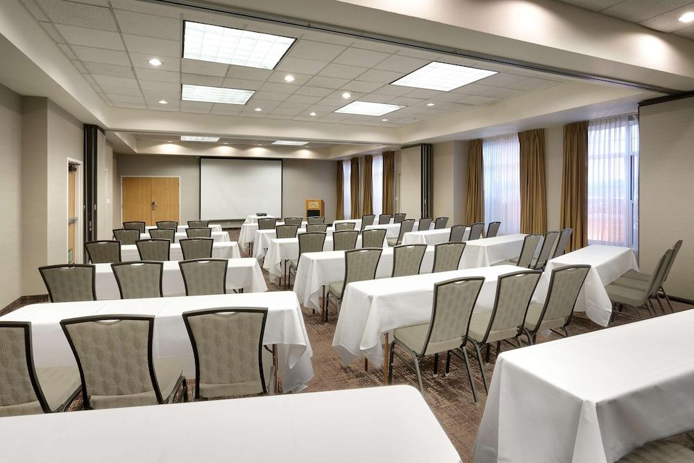 Hampton Inn & Suites Orem photo 41