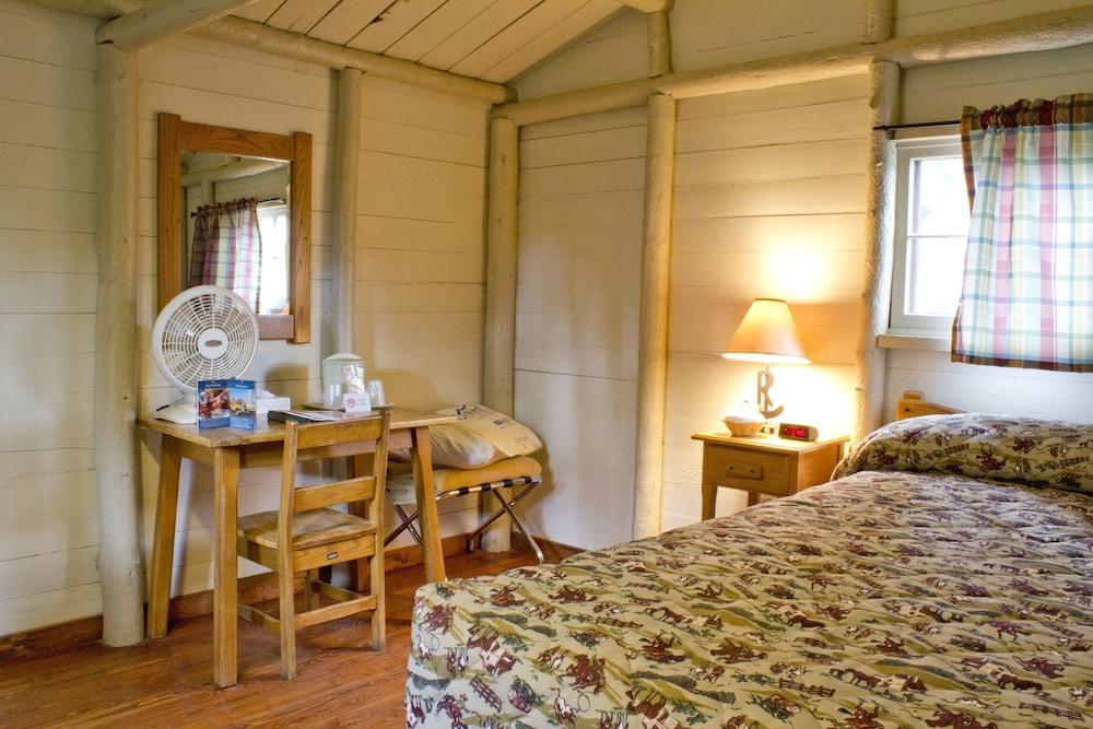 Roosevelt Lodge & Cabins - Inside the Park photo 7