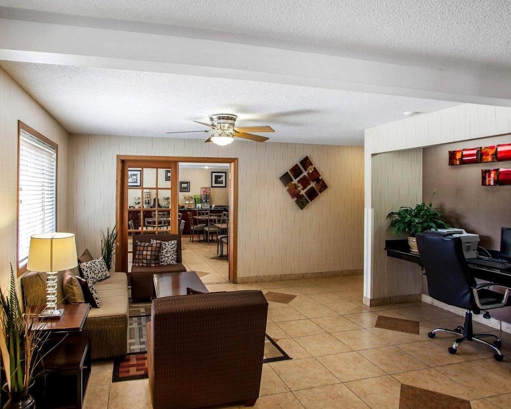 Quality Inn & Suites Davenport near I-80 photo 27