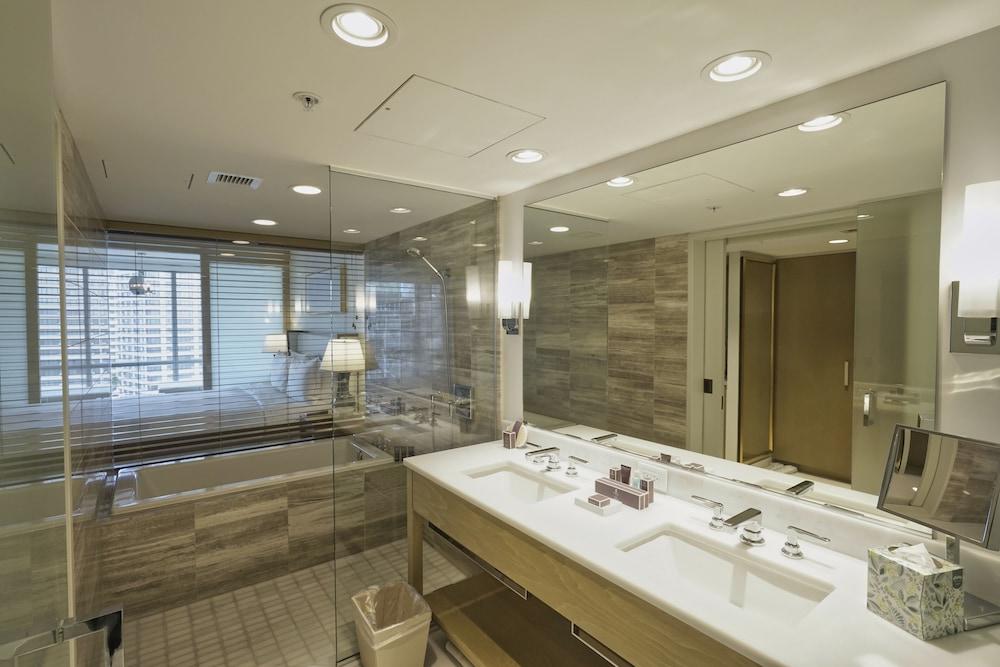 Real Select at the Ritz Carlton Residences, Waikiki Beach photo 57