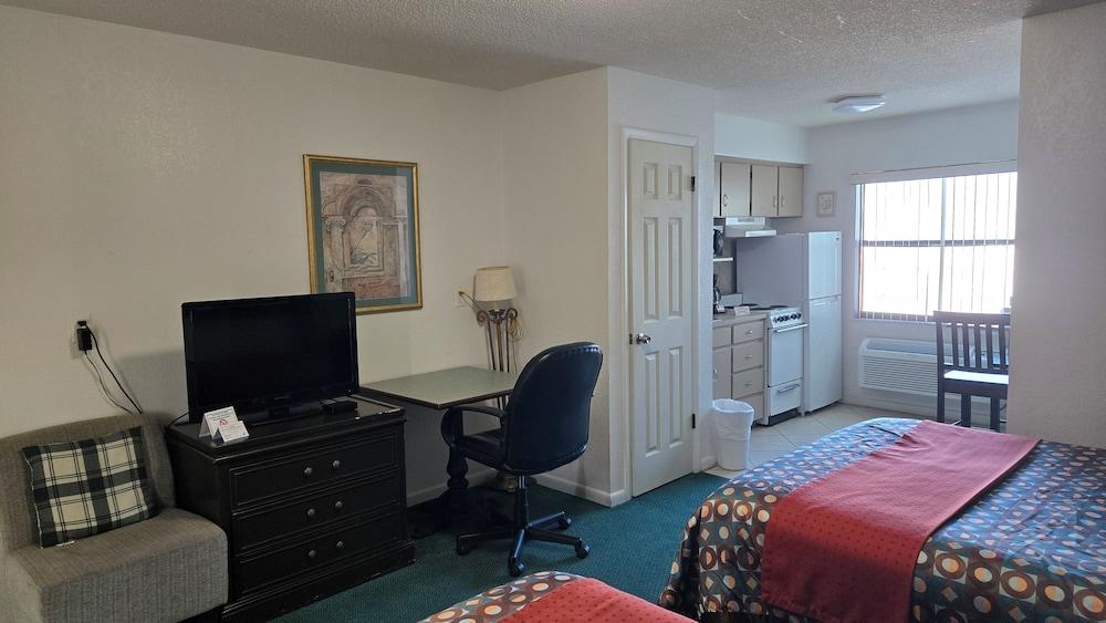 Merida Inn and Suites photo 2