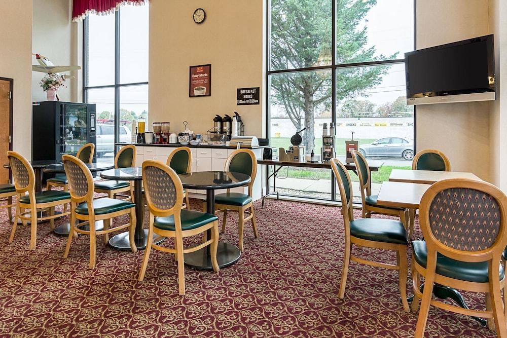 Econo Lodge Andrews Air Force Base photo 21