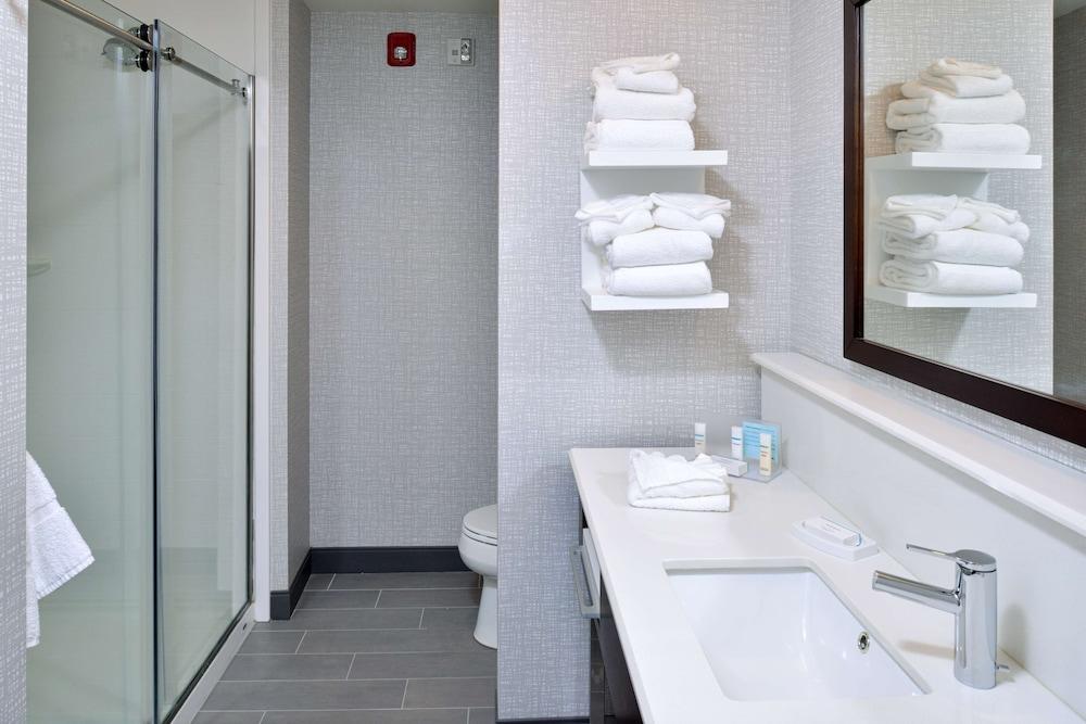 Hampton Inn & Suites Adrian photo 31
