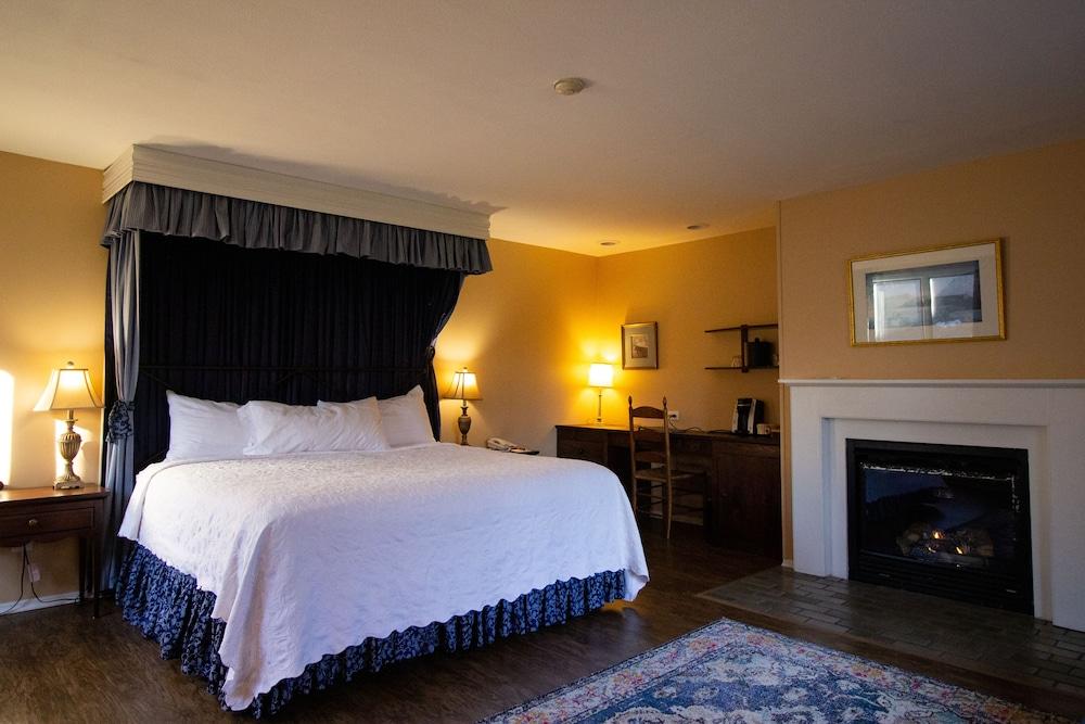 Delamater Inn photo 74