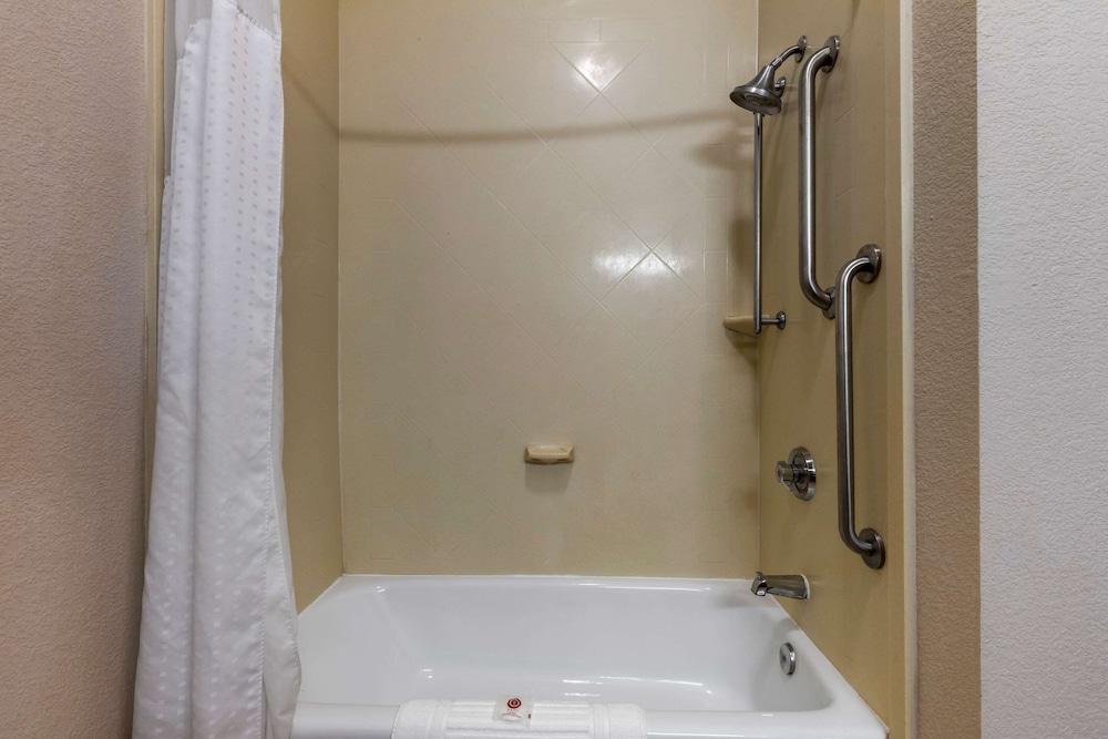 Lake Texoma Inn and Suites to match IHG photo 23