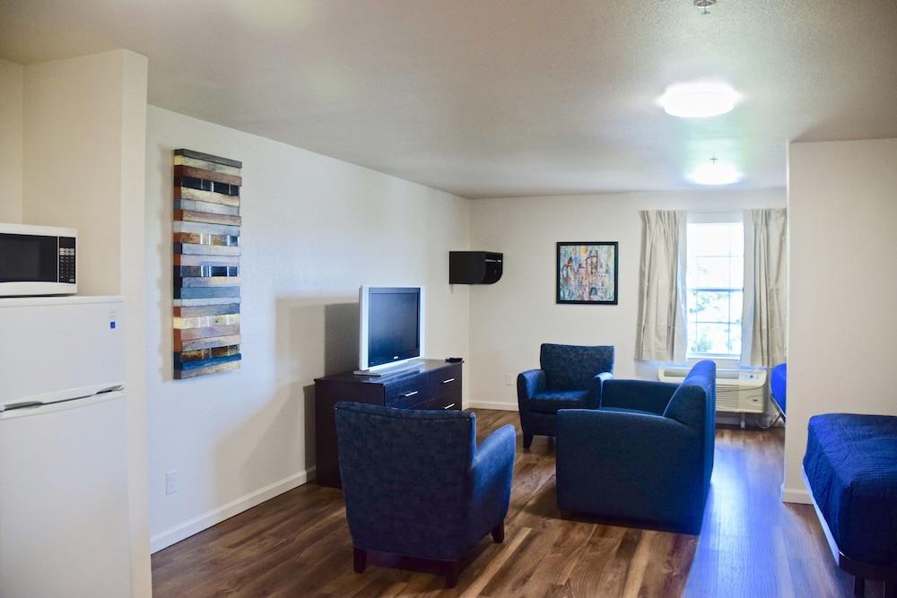 Stay Plus Extended Stay Suites photo 2
