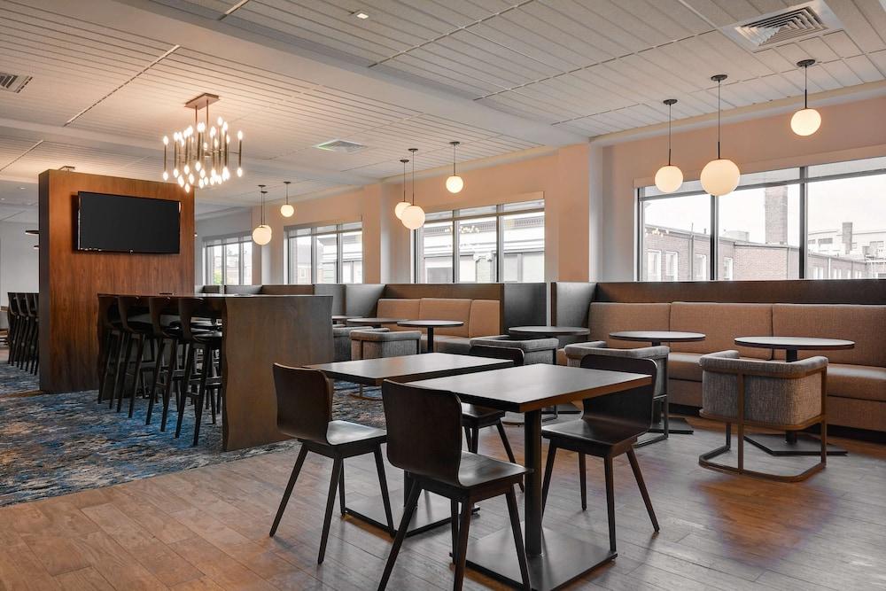 Hampton Inn Salem Boston photo 31