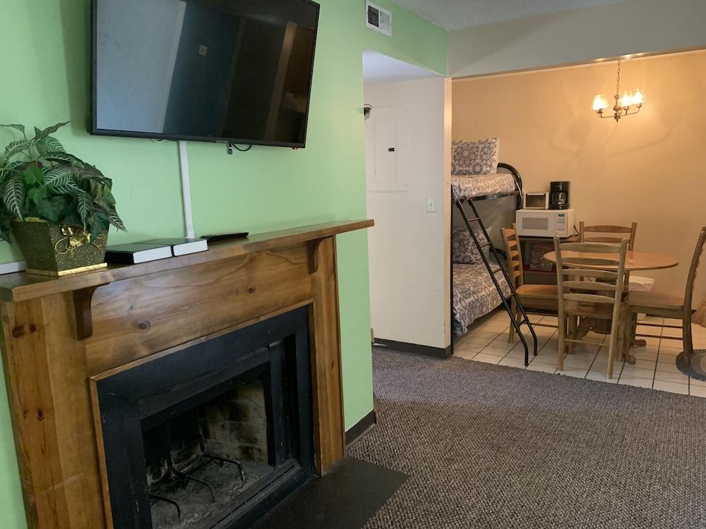 Oak Square Rentals photo 67