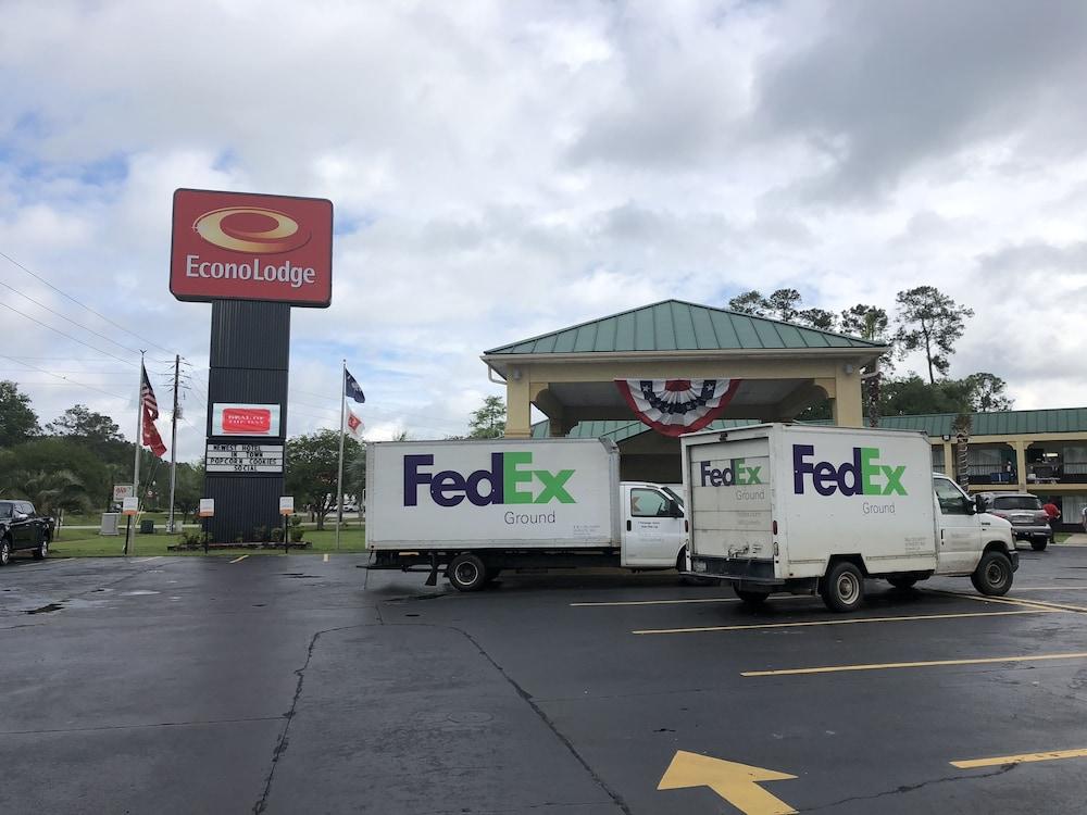 Econo Lodge Inn & Suites Hardeeville I-95 photo 80