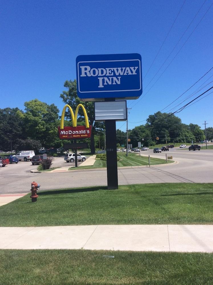 Rodeway Inn Whitehall photo 30