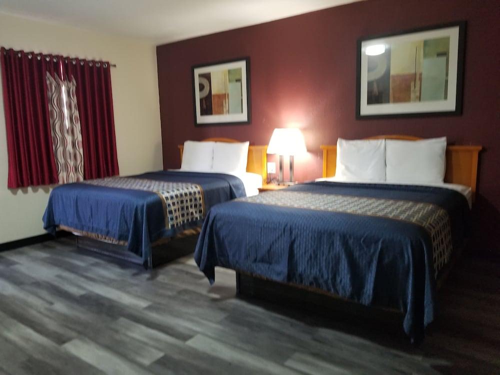 Frontier Motel photo 9
