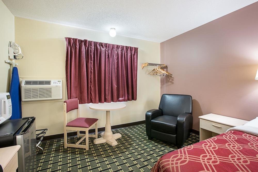 Americas Best Value Inn Beatrice photo 8
