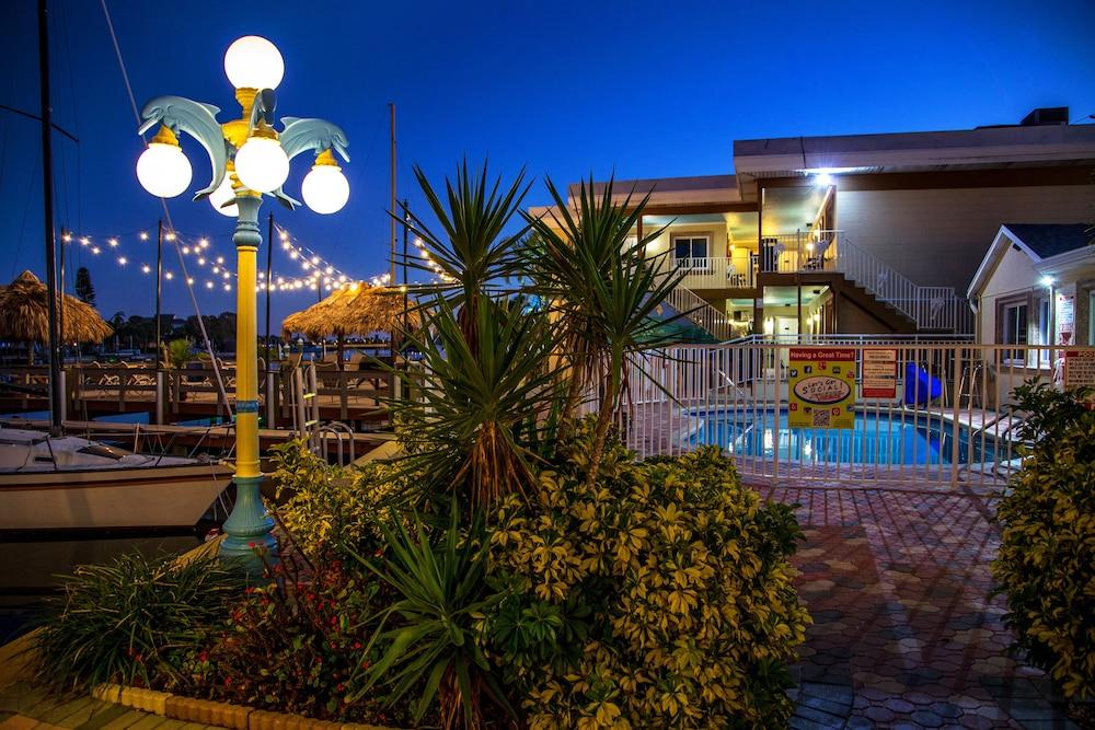 Bay Palms Waterfront Resort - Hotel and Marina photo 88