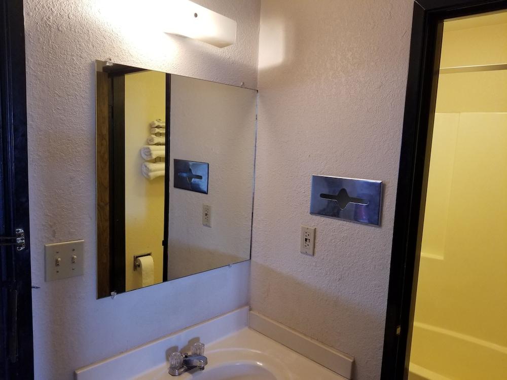 Americas Stay Inn photo 7