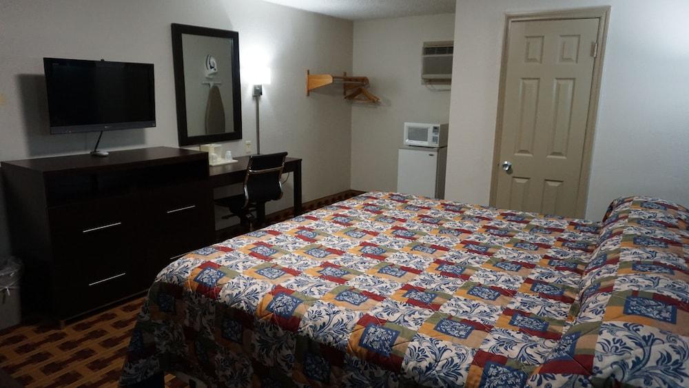Lodge Inn photo 15