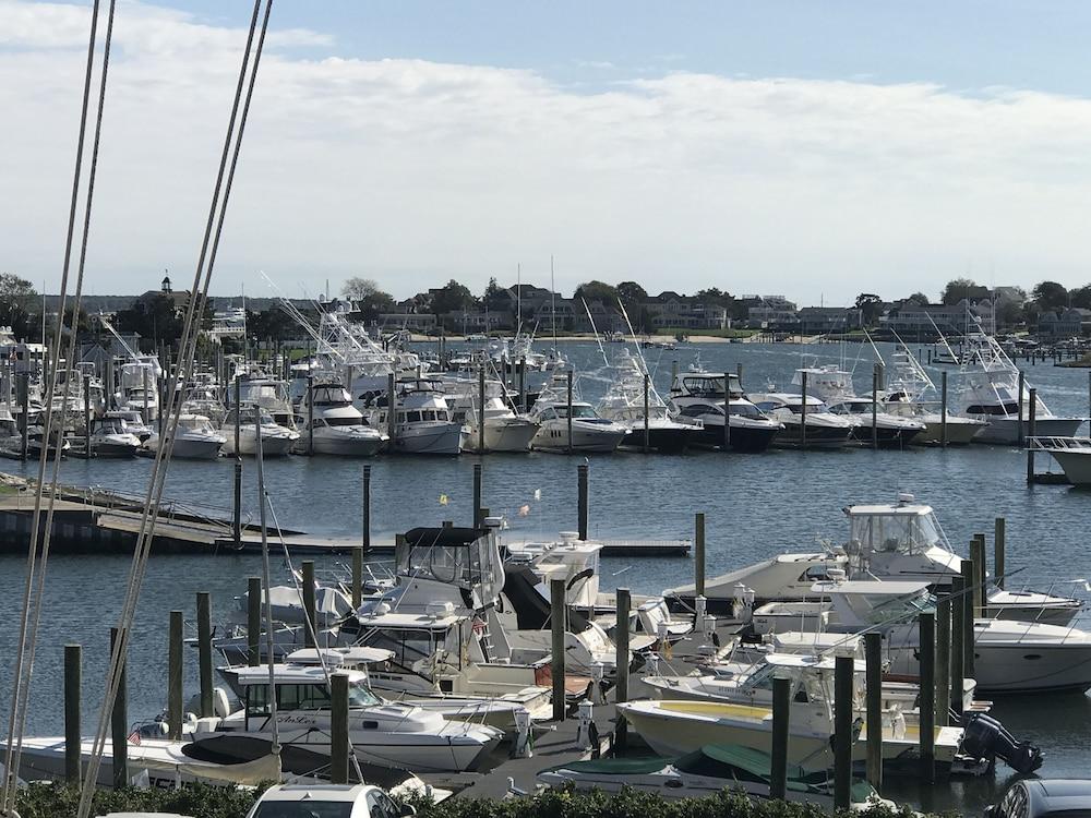 Anchor In Distinctive Waterfront Lodging photo 34