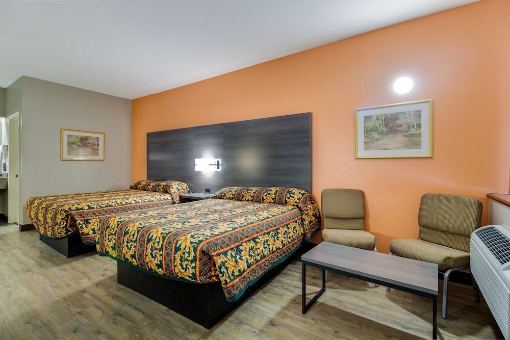 Executive Inn & Suites photo 18