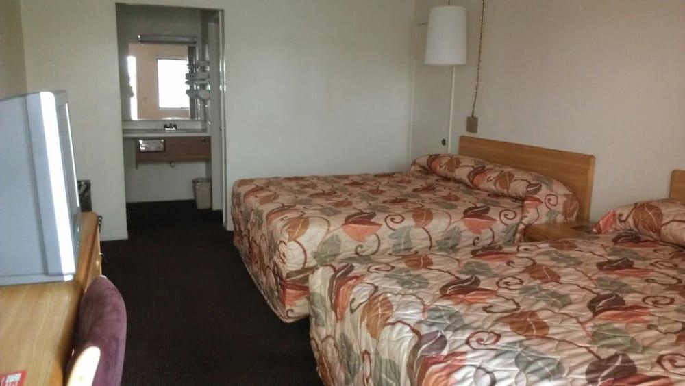 E-Z 8 Motel Phoenix Airporter photo 9