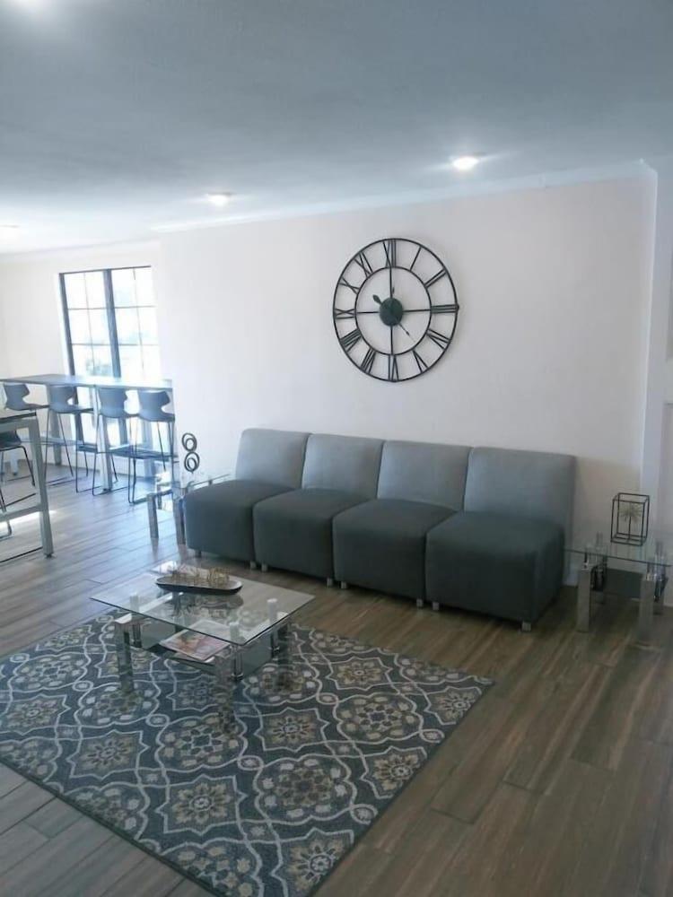 Horizon Inn & Suites photo 17