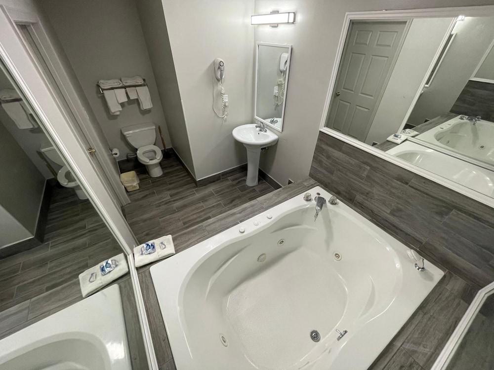 Embassy Inn photo 19
